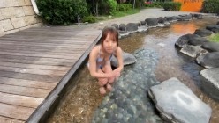 SKMJ-261 未成年ゴム無し4本番 女子アナ夢見る19才女子大生エロス剥き出し温泉旅行 截图2