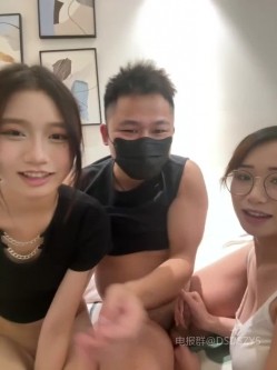 ️清纯主播【202509yoyo】表姐带着表妹下海直播、在线教口活、练习做爱姿势 截图13