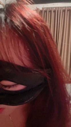 小年轻夫妻秀，带个眼罩给老公口交慢慢口估计干多了硬不起来，掰穴特写超粉鲍鱼 截图6