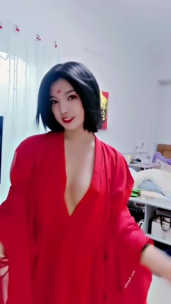 青春无敌，抖音风艺校美少女【杨晓花】定制福利，露脸露点，各种热门BGM裸舞 截图4