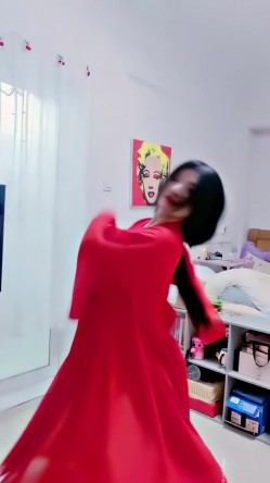 青春无敌，抖音风艺校美少女【杨晓花】定制福利，露脸露点，各种热门BGM裸舞 截图7