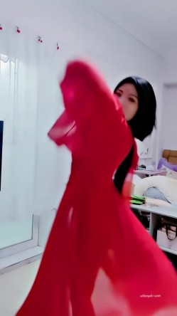 青春无敌，抖音风艺校美少女【杨晓花】定制福利，露脸露点，各种热门BGM裸舞 截图9