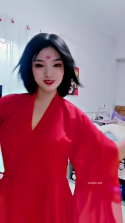 青春无敌，抖音风艺校美少女【杨晓花】定制福利，露脸露点，各种热门BGM裸舞 截图15