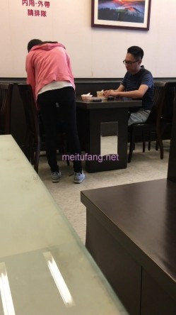 TW街头小吃店偷拍14位小姐姐各种极品粉鲍鱼 截图2