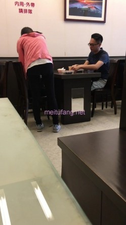 TW街头小吃店偷拍14位小姐姐各种极品粉鲍鱼 截图4