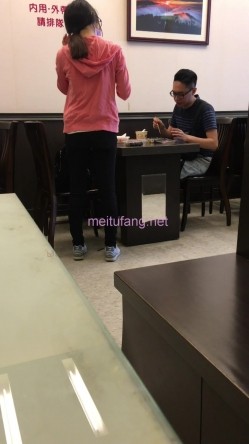 TW街头小吃店偷拍14位小姐姐各种极品粉鲍鱼 截图6