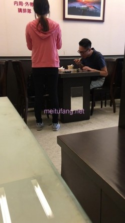 TW街头小吃店偷拍14位小姐姐各种极品粉鲍鱼 截图11