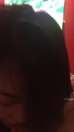 极品颜值小情侣 泄密流出，表面高冷的女孩子没想出床上这么骚，超级反差叫床淫荡不堪，水多多，肉棒塞满饥渴骚穴 截图2