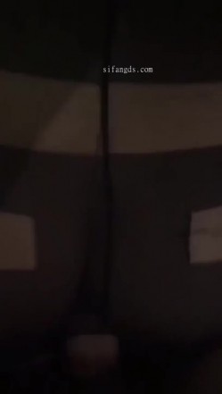 极品颜值小情侣 泄密流出，表面高冷的女孩子没想出床上这么骚，超级反差叫床淫荡不堪，水多多，肉棒塞满饥渴骚穴 截图16