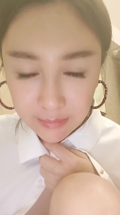 杭州美少妇，【少妇可同城可空降】，首次带跳蛋逛商场，玩得好刺激湿了一大片，回家赶紧无套内射满足以下 截图13