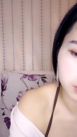 G奶御姐【喜宝】，知性美御姐，眼镜戴上立刻有味儿了，黑丝性爱，骚气已经溢出了屏幕，真屌！ 截图3