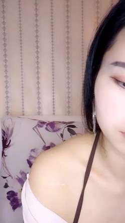 G奶御姐【喜宝】，知性美御姐，眼镜戴上立刻有味儿了，黑丝性爱，骚气已经溢出了屏幕，真屌！ 截图10