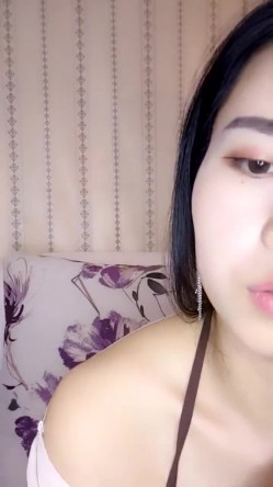 G奶御姐【喜宝】，知性美御姐，眼镜戴上立刻有味儿了，黑丝性爱，骚气已经溢出了屏幕，真屌！ 截图12