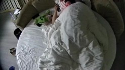 情趣台 妓女小少妇被花臂胖男人点单 少妇翘臀上下抽动 把男人爽得双手无措 翻身拉过来直接狠操 截图1