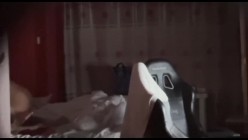 猫眼偷拍 电竞酒店服务员隔门偷窥年轻小伙和红色睡衣少妇姐姐激情 截图9