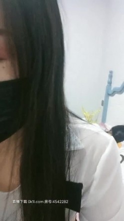 大四学妹找闺蜜同学一起和男友玩双飞 男友长屌无套抽插直顶闺蜜花心 爽的闺蜜高潮浪叫 学妹有点嫉妒啦 高清源码录制 截图1