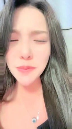 核弹！气质女神【绿王八成精】高跟长腿~跳蛋自慰~高冷女神范，强烈推荐收藏 截图5