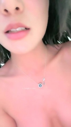 核弹！气质女神【绿王八成精】高跟长腿~跳蛋自慰~高冷女神范，强烈推荐收藏 截图8