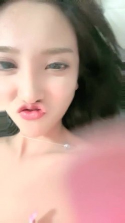 核弹！气质女神【绿王八成精】高跟长腿~跳蛋自慰~高冷女神范，强烈推荐收藏 截图11