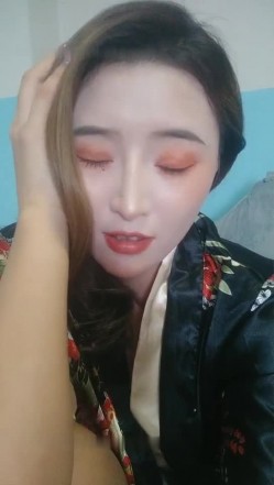 颜值不错逼逼无毛白虎妹子双人啪啪 和服黑丝跳蛋塞逼逼口交骑乘后入抽插 截图14