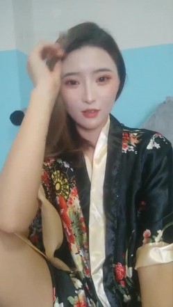 颜值不错逼逼无毛白虎妹子双人啪啪 和服黑丝跳蛋塞逼逼口交骑乘后入抽插 截图16