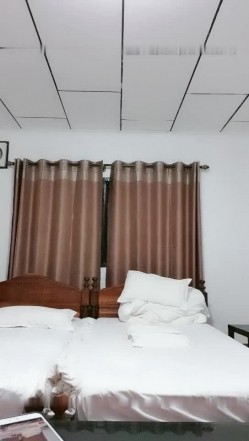 广东修车老司机光头哥《探秘金三角》手机选妹200块包夜大波妹自己干完熘了让兄弟上 截图6