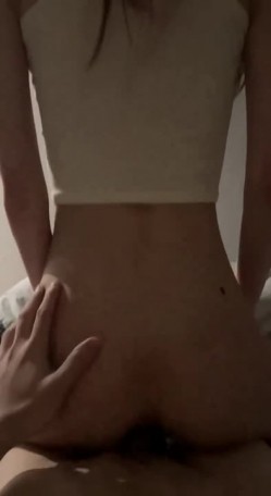 专约极品性感良家人妻，万里挑一的极品，趴窗边翘起翘臀迎接大肉棒进入，表面端庄人妻 私下反差母狗 截图6