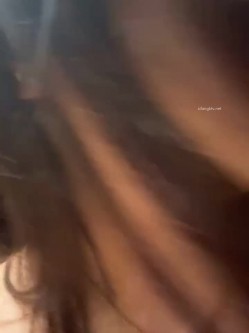 stripchat平台的人气女神，19岁学生妹，【Olivia】，童颜巨乳，高潮狂喷水，跟个水龙头一样，震撼刺激，屌爆了！ 截图14