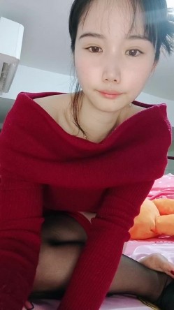 气质新人美女初下海！皮肤超白粉穴！浑圆大白屁股，跪着翘起特写，假屌抽插骑坐，性感极度诱惑 截图4