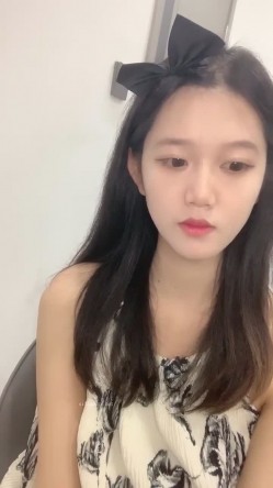 新人下海，【达咩小瑜】，逆天颜值，关注了好久，终于在金钱面前败下阵来，不负所望，确实好身材 截图3