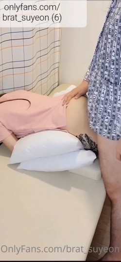 【极品女神 ️终极解锁】火爆推特顶级颜值巨乳美女『Brat』七月土豪专享私拍 秀儿护士与病人间的秘密 高清720P原版 截图13