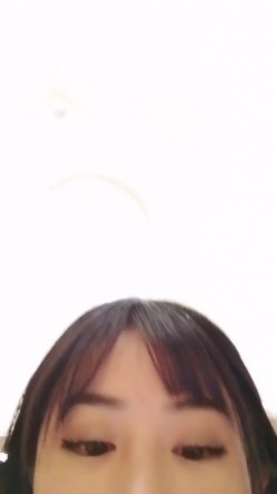 极品美少女模特 性感金色比基尼 水晶屌深喉插嘴 全裸塞肛塞淫水好多 截图5