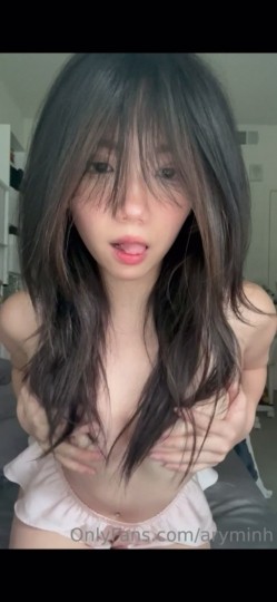 明星颜值混血女神【aryminh】露脸性爱，各种角度超投入吃鸡吧，被猛操时的小神态真绝了 截图5