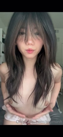 明星颜值混血女神【aryminh】露脸性爱，各种角度超投入吃鸡吧，被猛操时的小神态真绝了 截图7