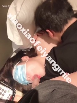 【绿帽淫妻 ️性爱狂】极品淫乱夫妻『小肥羊不是羊』最强性爱私拍 绿帽老公开发娇妻勾引前男友 卖淫3P蒙眼换人做爱 截图15