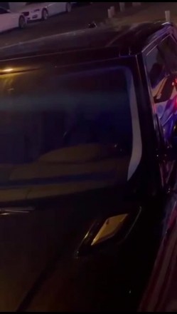 最新门事件5月第一瓜！X门路虎事件妹妹大胆地往前走隔音真的好路人作护驾透过玻璃看到这个腿绝了 截图14