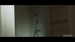 SexArt.25.12.05.Sophie.Weber.And.Peach.Lollypop.Wake.Up.XXX.1080p.MP4-WRB[XC] 截图4