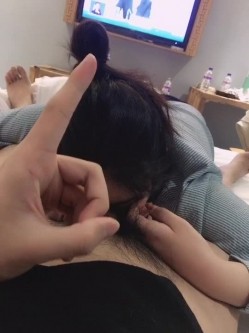 校园初识一班花，文静如人，乖巧伶俐，酒店开房初尝禁果，颜值是真的仙！ 截图1