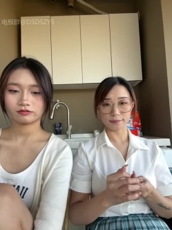 ️清纯主播【202509yoyo】表姐带着表妹下海直播、在线教口活、练习做爱姿势 截图9