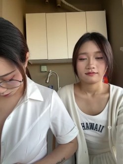 ️清纯主播【202509yoyo】表姐带着表妹下海直播、在线教口活、练习做爱姿势 截图16