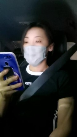淫荡少妇人妻，20小时【放肆的水娃】，无论是外出游玩买菜，还是开车做饭休息，真空跳蛋不离身随时喷，吃饭也能喷水 截图3