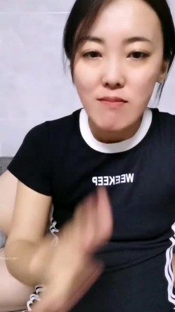 淫荡少妇人妻，20小时【放肆的水娃】，无论是外出游玩买菜，还是开车做饭休息，真空跳蛋不离身随时喷，吃饭也能喷水 截图14