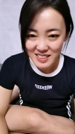 淫荡少妇人妻，20小时【放肆的水娃】，无论是外出游玩买菜，还是开车做饭休息，真空跳蛋不离身随时喷，吃饭也能喷水 截图15