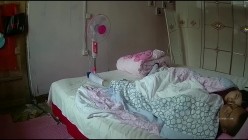 家庭摄像头破解偷拍，恩爱夫妻日常真实性生活，骚妻主动掏老公肉棒，如愿以偿脱光开肏，无套内射，事后很开心 截图7