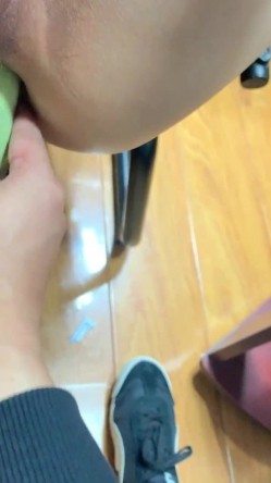 《字母圈顶级大神 ️极限调教阴环骚母狗》震撼全网露脸反差婊体验各种虐阴虐肛，玩法花样多，吃屎喝尿啪啪生殖器各种操作 截图7
