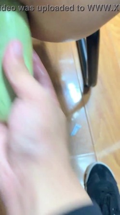 《字母圈顶级大神 ️极限调教阴环骚母狗》震撼全网露脸反差婊体验各种虐阴虐肛，玩法花样多，吃屎喝尿啪啪生殖器各种操作 截图8
