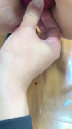 《字母圈顶级大神 ️极限调教阴环骚母狗》震撼全网露脸反差婊体验各种虐阴虐肛，玩法花样多，吃屎喝尿啪啪生殖器各种操作 截图10