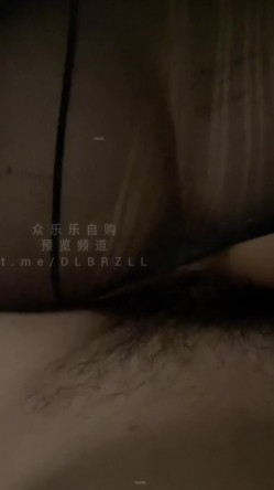 推特新晋海王淫妻约炮原创博主「ICICIS」极品女大学生母狗楠楠合集 空乘制服女上位，开裆黑丝 截图6