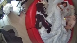 酒店偷拍 丸子头眼镜少妇下班幽会男同事偷情趁着男同事养足精神后翻身骑坐榨取 截图10