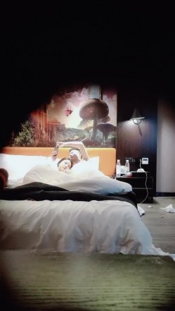 新秀首场演出质量很不错的风情少妇就是角度怪怪的 截图9